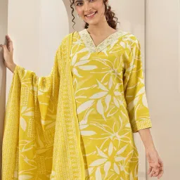 libas Women's Cotton Blend Kurta Set image 5