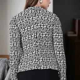 iuga Trendy Black Shrug for Women image 1