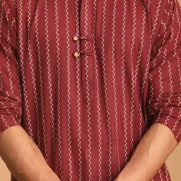 shvaas by vastramay Solid Regular Men's Maroon Cotton Kurta image 4