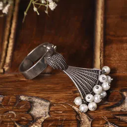 VENI Oxidized Silver-Plated & Beaded Finger Ring image 1