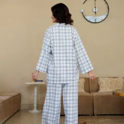 SAY White Pure Cotton Collar Neck Shirt & Pyjama image 2