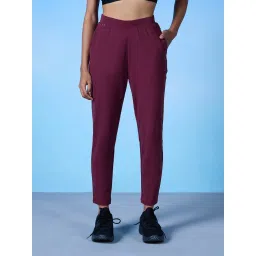 Nykd by Nykaa Iconic Go To Travel Pant NYAT249 Tawny Port image 5