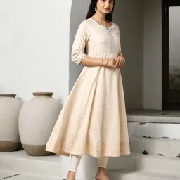 avaasa mix n' match Women Floral Print Flared Kurta image 1