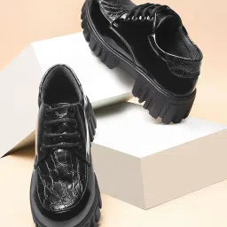 froh feet Men Casual Shoes image 1