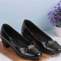 mochi Women Pumps with Synthetic Upper image 1