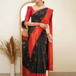 bermondsey Women Printed Saree with Contrast Border image 1