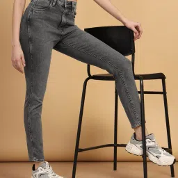wrangler Women Lightly Washed Skinny Fit Jeans image 1