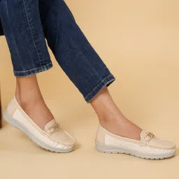 valiosaa Moccasins with Synthetic upper image 1