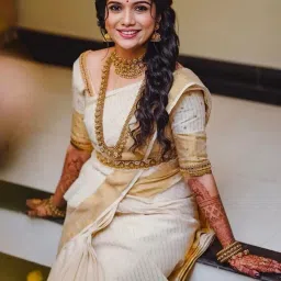 coco brown Women Striped Saree with Contrast Border image 1