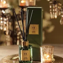 pure home and living Jasmine Garland Scented Glass Diffuser image 1