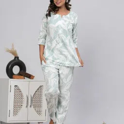 ichaa Women Leaf Print Top & Pyjamas Set image 1