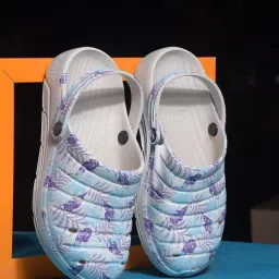 bata Leaf Print Clogs with Round Toes image 1