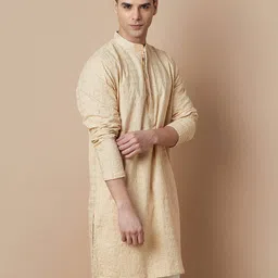 melange by lifestyle Men Embroidered Regular Fit Long Kurta image 2