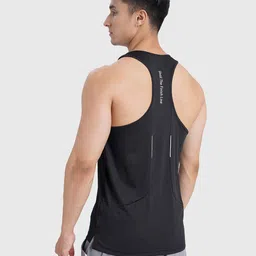 fuaark Printed Regular Sleeveless Vest image 2