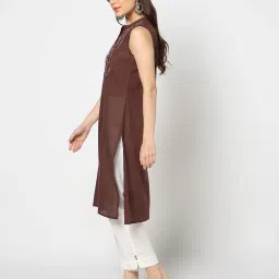 yousta Women Embroidered Yoke Straight Kurta image 2