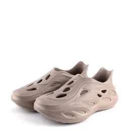 red tape Men Cut Out Slip-On Clogs image 2