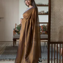 suta Saree with Tassels Accent image 2