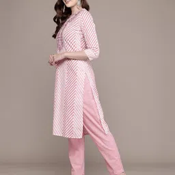 readiprint Women Floral Kurta Set image 2