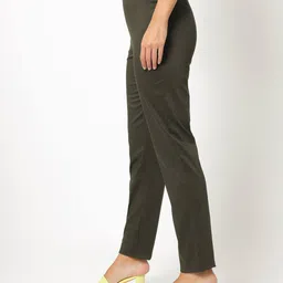 uniquest Mid-Rise Flat-Front Slim Fit Pants image 2