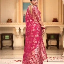 styleelite Women Banarasi Silk Saree with Woven Motifs image 2