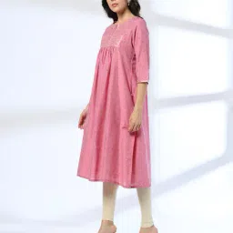 avaasa mix n' match Women Round-Neck Flared Kurta image 2