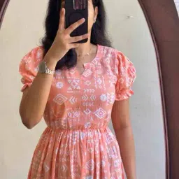 nyrika Women Floral Print Tiered Dress with Short Sleeves  image 2