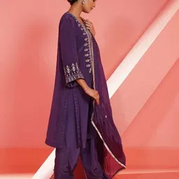 reemrasha Women Embroidered Kurta Suit Set image 2