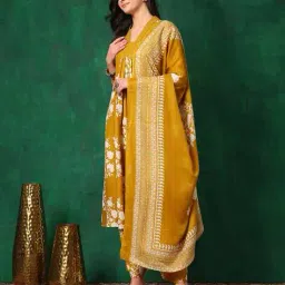 berrylicious Embroidery Straight Kurta Set image 2