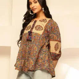 svaraa Women Floral Flared Tunic image 2