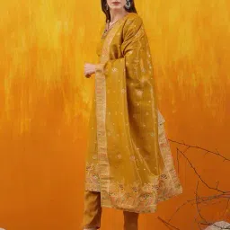 berrylicious Women Embroidery Straight Kurta Set image 2