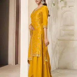 seerat Women Self-design Kurta Set image 2