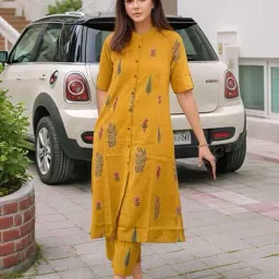 anni designer Women Floral Straight Kurta Set image 2