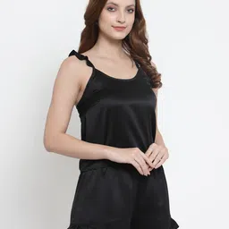 neudis Women Round-Neck Top & Shorts Set image 3