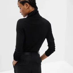 gap Women Relaxed Fit Turtleneck Woolen Sweater image 3