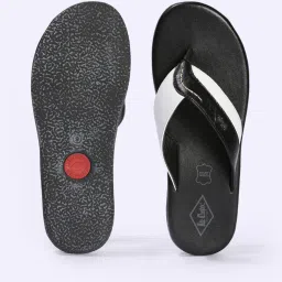 lee cooper Men Colourblock Thong-Strap Flip-Flops image 3