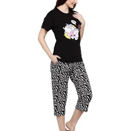 evolove Printed Round-Neck T-shirt & Capris Set image 3