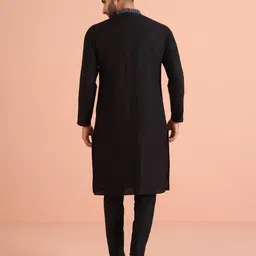 kisah Men Embroidered Regular Fit Kurta image 3