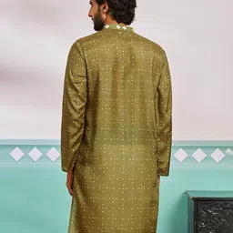 vastramay Men Embroidered Regular Fit Long Kurta with Mandarin Collar image 3