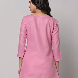 zri Embroidered Round-Neck Kurti image 3