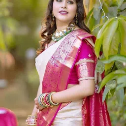 revangi Women Traditional Saree with Unstitched Blouse Piece           image 3