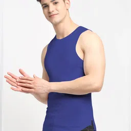 friskers Pack of 3 Solid Crew-Neck Vests image 3