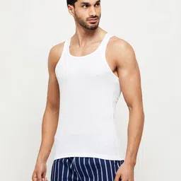 max Pack of 2 Round-Neck Vests image 3