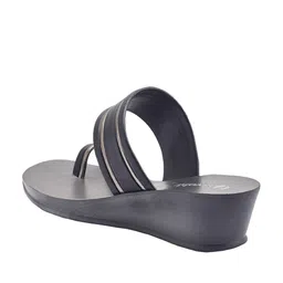 aeroblu Women Toe-Ring Slippers image 3