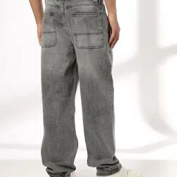 dnmx Men Lightly Washed Relaxed Fit Jeans image 3