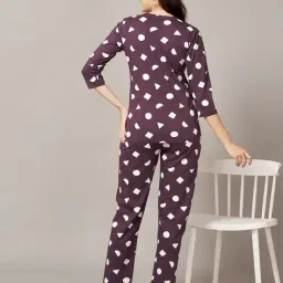 quira Women Geometric Print T-Shirt & Pyjamas Set image 3
