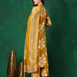 berrylicious Embroidery Straight Kurta Set image 3