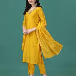 berrylicious Women Embroidered Straight Kurta Set image 3