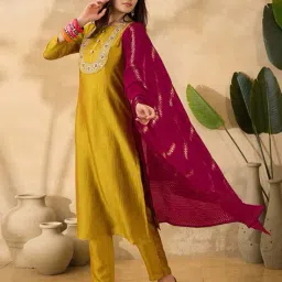 kvs fab Women Straight Kurta Set image 3