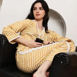 neudis Women Checked Top & Pyjamas Set image 3