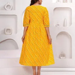 meeranshi Women Maternity Printed A-Line Dress image 3